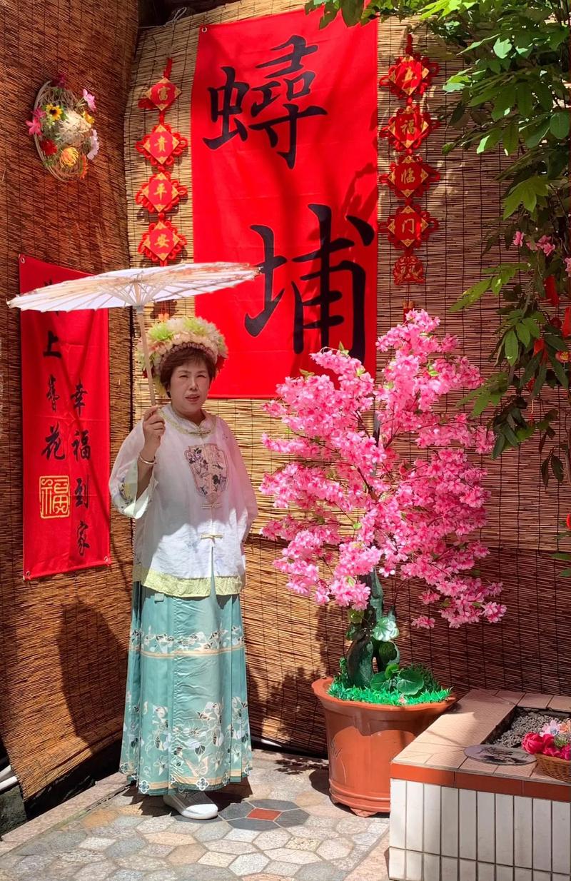闽南渔村“簪花围”出圈:传统与时尚交融