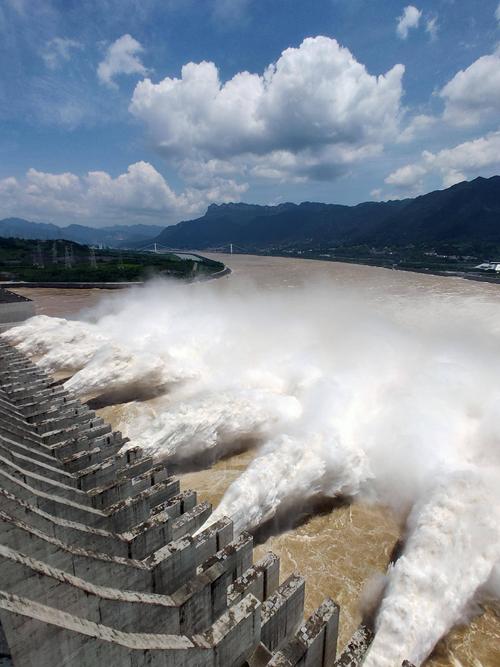 三峡水库拦蓄洪水约14.6亿立方米
