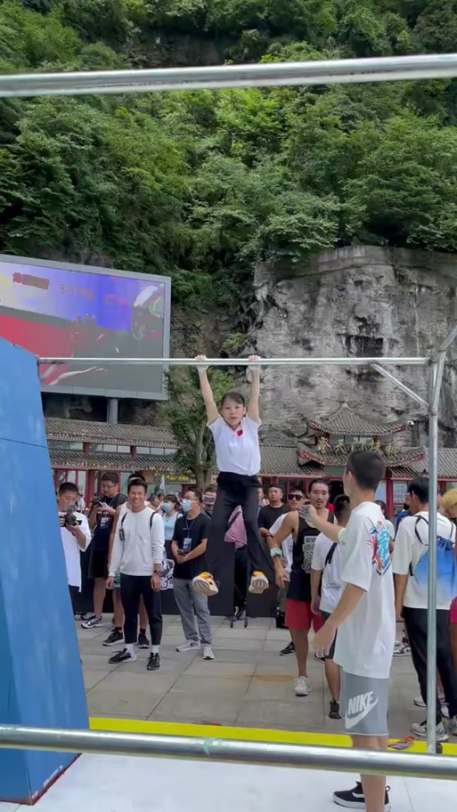 首枚金牌!跑酷世界杯中国选手商春松夺得女子自由式金牌