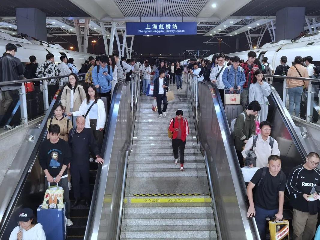 长三角迎来元旦小长假客流高峰
