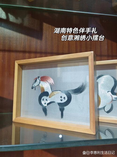 湘绣“圈粉”世界 非遗“潮”出千万市场
