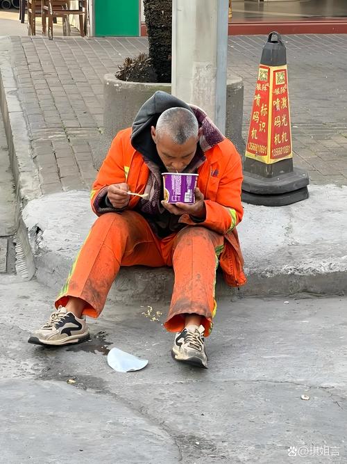 冒领环卫工工资,何以持续8年才被发现?