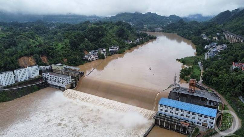 重庆市黔江区发布暴雨黄色预警
