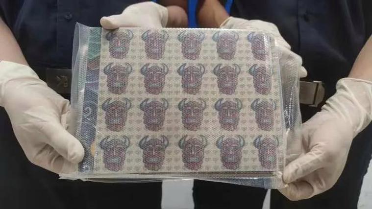 远离这种印有特殊图案的“邮票”，深圳海关查获了一批：它属毒品，含强烈致幻剂
