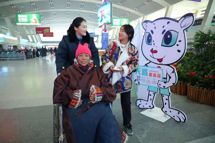 青藏铁路集团:春运累计发送旅客202.11万人次 同比增长3.29%