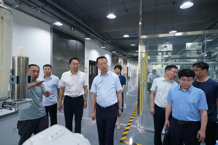 荣杰建筑工程有限公司总经理黄耀辉接受监察调查