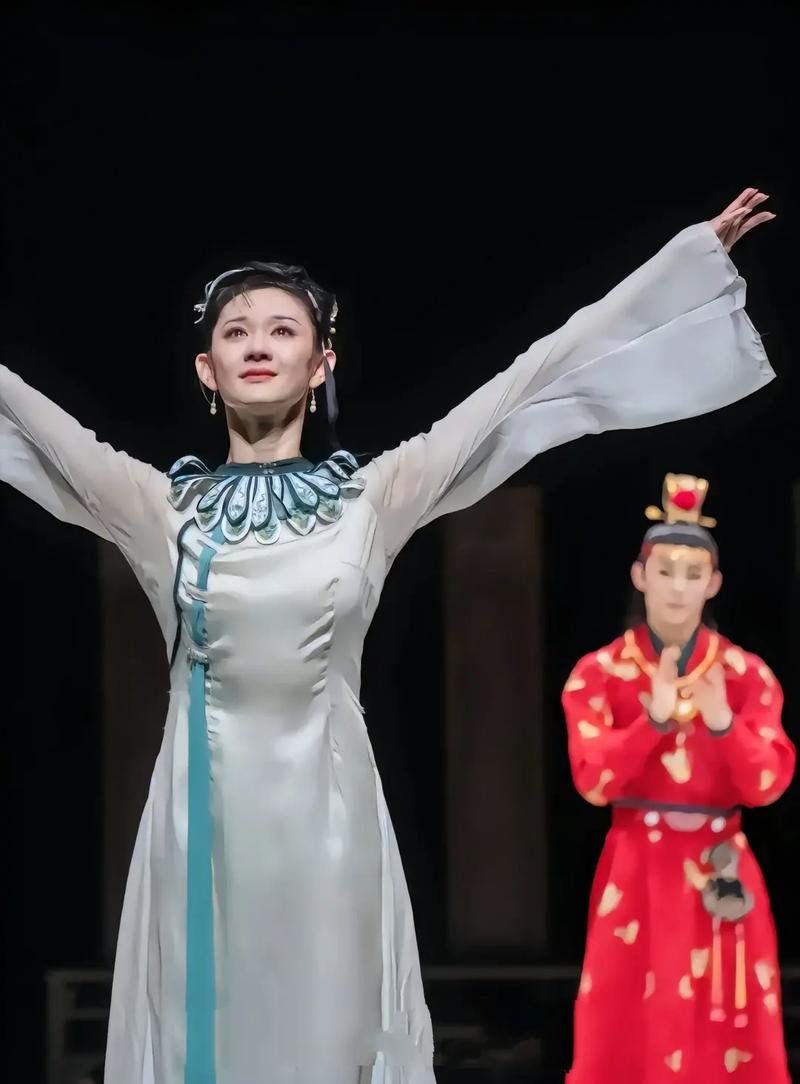 话剧《红楼梦》（全本）首次登台北京舞台迎来百场演出