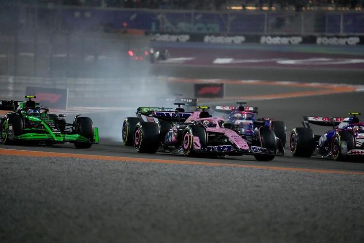 赛车——F1卡塔尔大奖赛:首日赛况